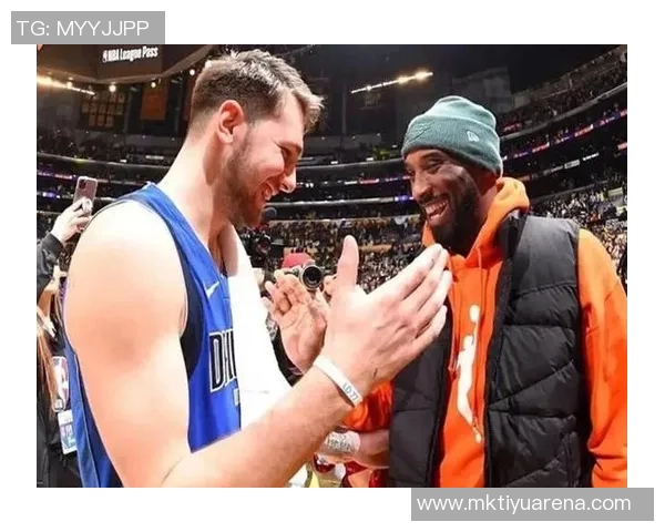 艾顿谈篮球哲学:得分与出手数不重要我信任东契奇詹姆斯和里夫斯的能力 艾顿谈篮球哲学:得分与出手数不重要我信任东契奇詹姆斯和里夫斯的能力